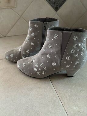 Joan Boyce Women's Gray Suede Ankle Boots with Rhinestone Floral Accents (6 1/2